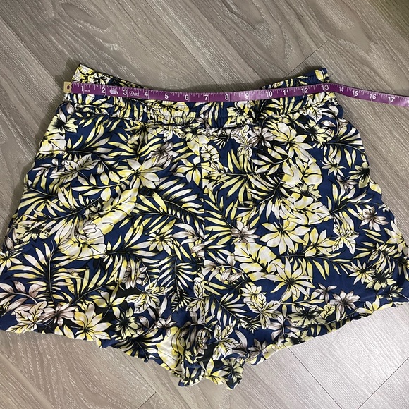 🔵5 For $15🔵 DeFacto Flowy Tropical Zip Up Shorts - Picture 8 of 9